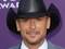 Tim McGraw helps fainting fan at Georgia concert