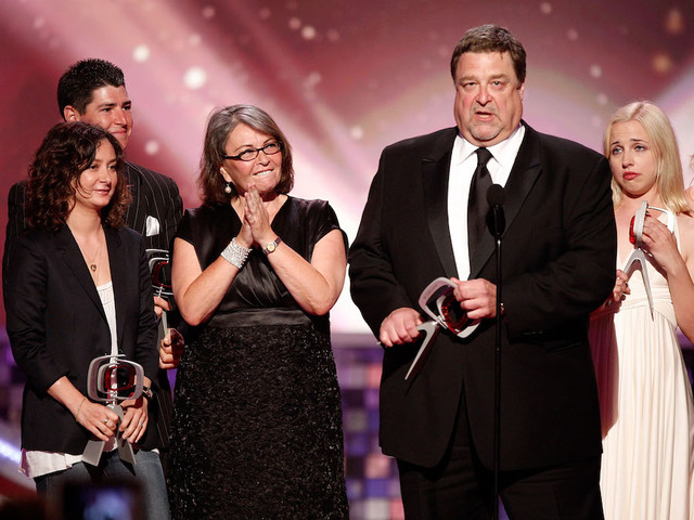 Roseanne Returning With Most Of The Original Cast Already On Board