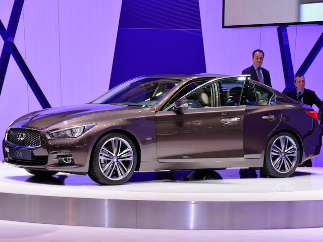 Infiniti dealer criticized for parking inventory in public garage during Hurricane Irma