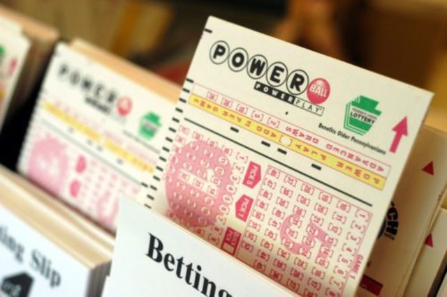 Mega Millions jackpot climbs to $343M; Powerball reaches $440M Mega Millions jackpot climbs to $343M; Powerball reaches $440M