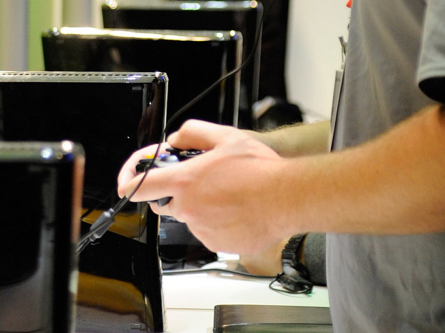 Some Navy submarines are using Xbox 360 controllers instead of periscopes