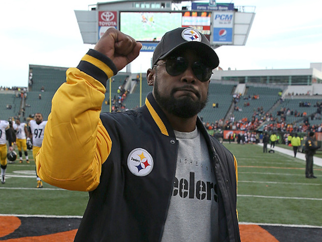 Pittsburgh-area fire chief calls Steelers' coach the 'N-word' in response to anthem controversy