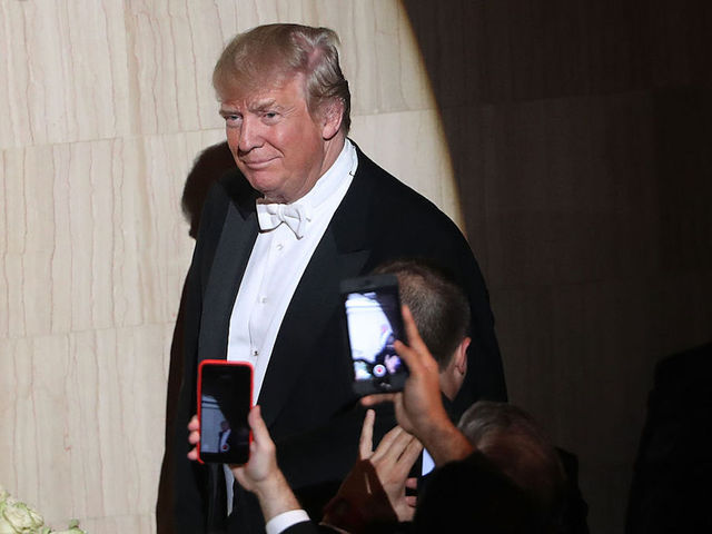 Trump hosts $35,000 per couple fundraiser