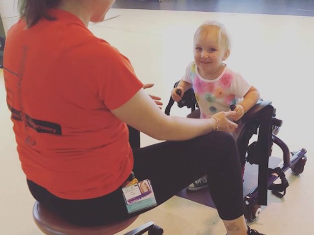 2-year-old defies odds, learns to walk after rare stage 4 cancer