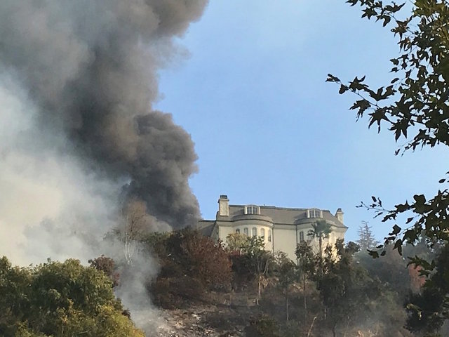 California wildfires have destroyed 1,000 structures ... and counting