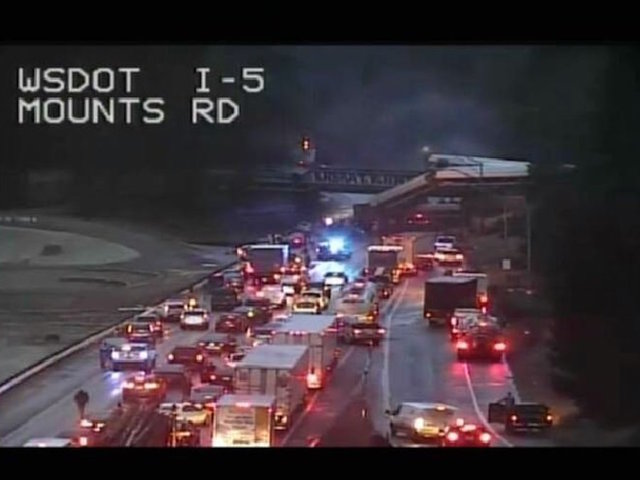 Amtrak traveled 80 mph before it derailed, NTSB says