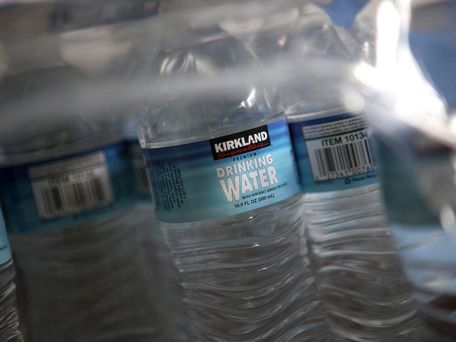 New year resolution: Lose 15 pounds drinking water, dietitian says