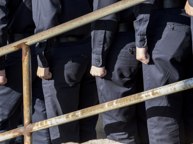 Law enforcement deaths lowest since 2013, report says