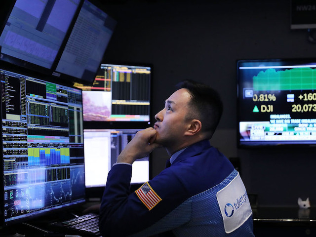 Dow continues to fall as investors worry about the economy