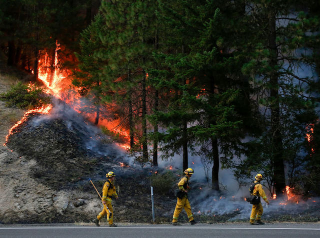 Carr Fire: 1,000 structures destroyed or damaged as wildfire rages in Redding, California