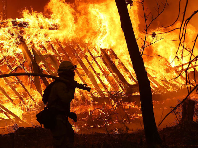 3 wildfires in California covering more than 209k acres