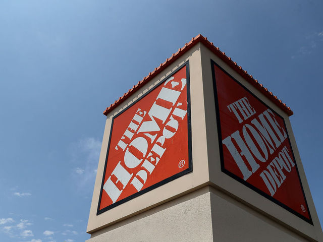 A Florida man's wife had a massive heart attack. Three Home Depot employees saved her life